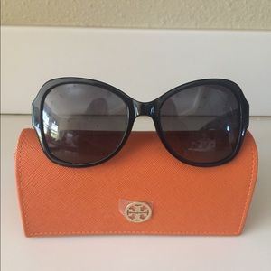 TORY BURCH SUNGLASSES EUC